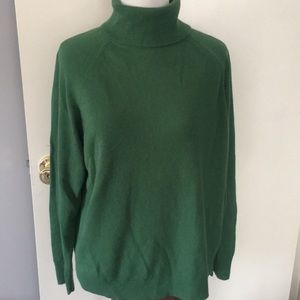 Debbie Morgan soft sweater
#7